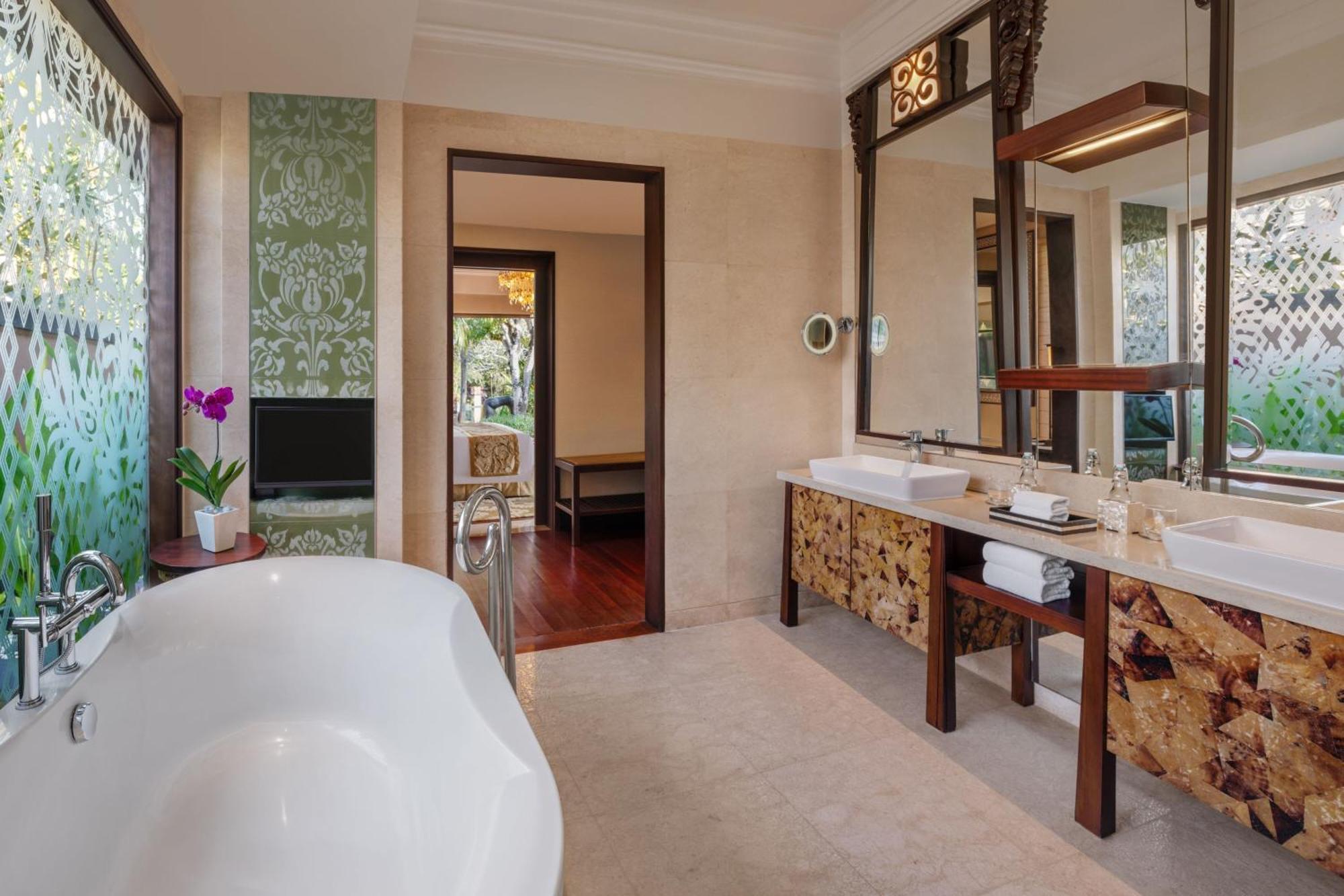 Villa Lagoon de 2 dormitorios con piscina privada tipo laguna y servicio gratuito de enlace con el aeropuerto